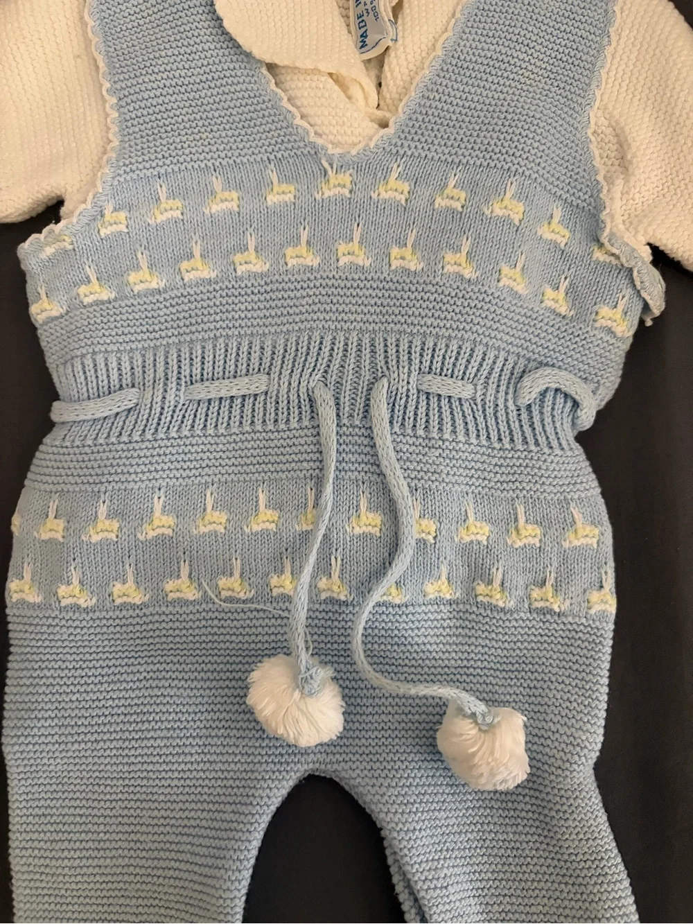 Vintage Classic Knit Baby Outfit in Light Blue & Cream